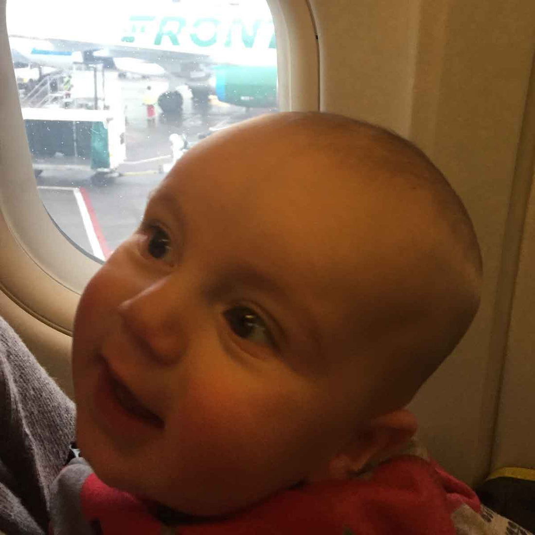 Diaper bags as carry-ons in airlines with baby