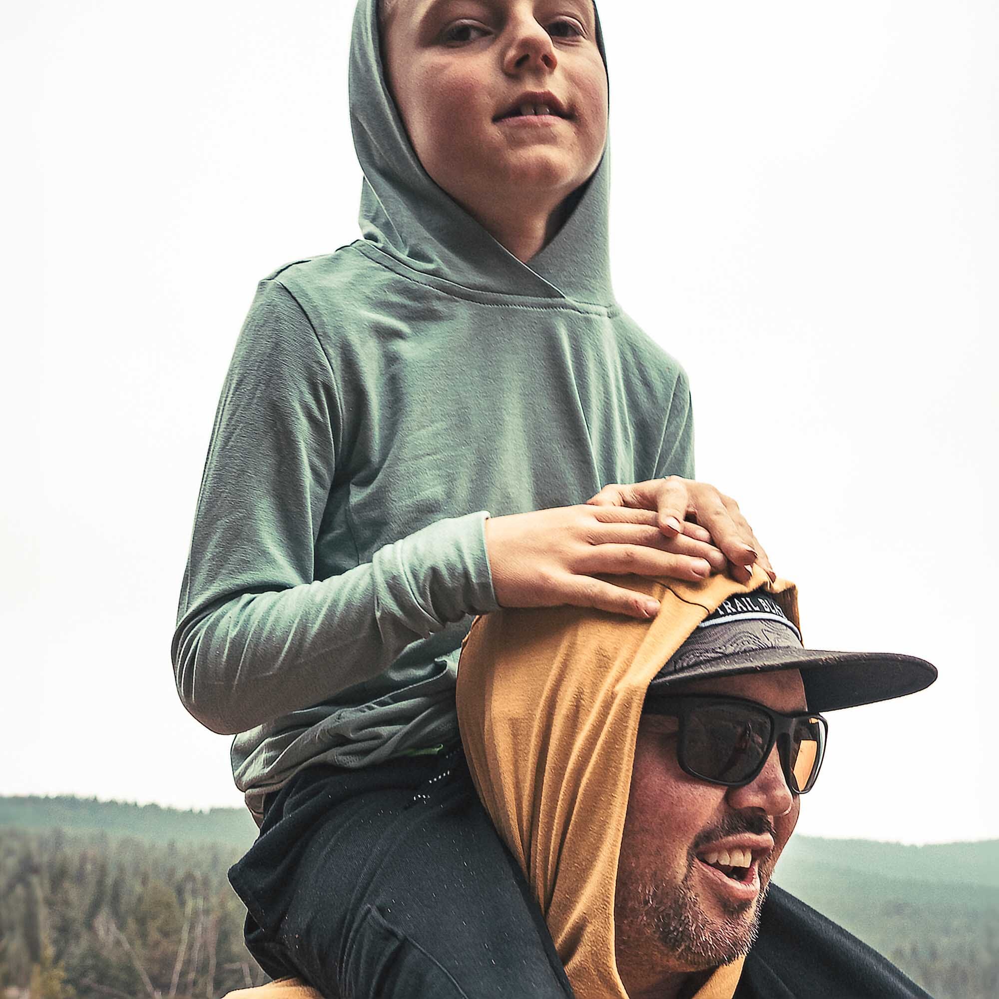 Chaser UPF 50+ uv-protecting hoodie for dad, baby youth, mom mountain adventure clothing